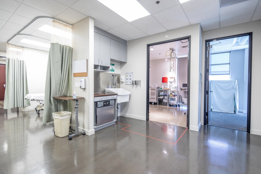 More Photos Of 113 Waterworks Way, Irvine Medical For Sale
