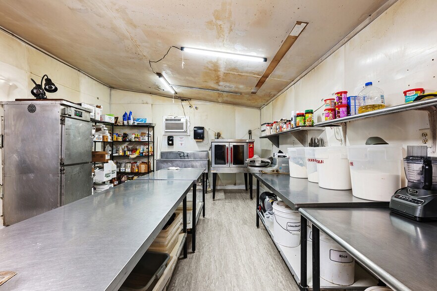 More Photos Of 22288 Pine St, Robertsdale Restaurant For Sale