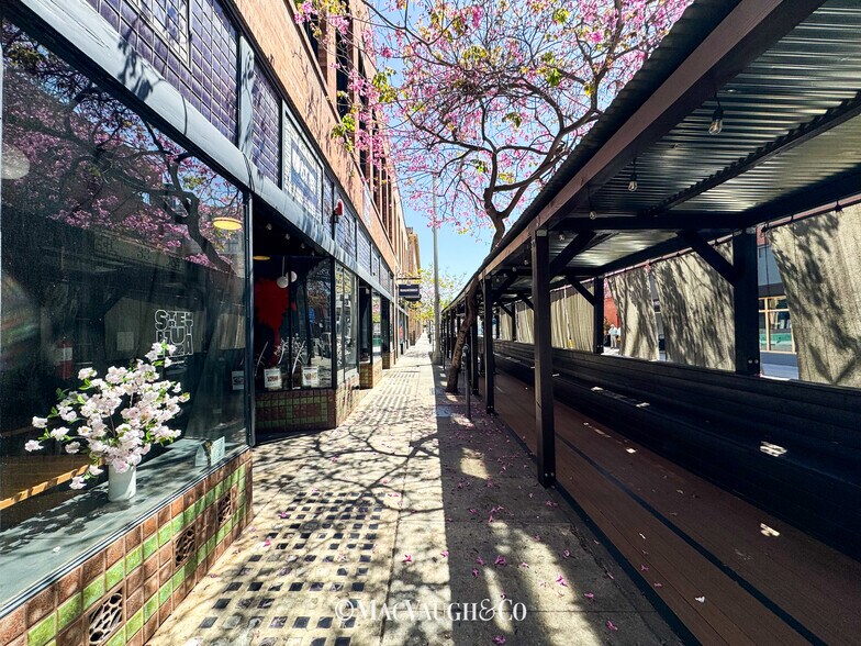 More Photos Of 33-37 E Union St, Pasadena Restaurant For Lease