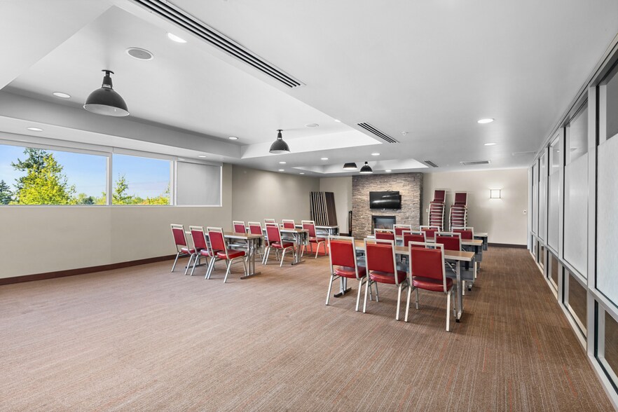 More Photos Of 22406 Pacific Highway South, Des Moines Hotel For Sale