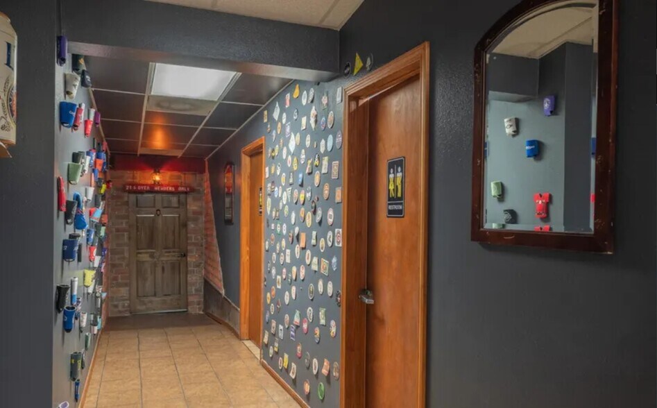 More Photos Of 1107 Cherokee Ave, Seneca Restaurant For Sale