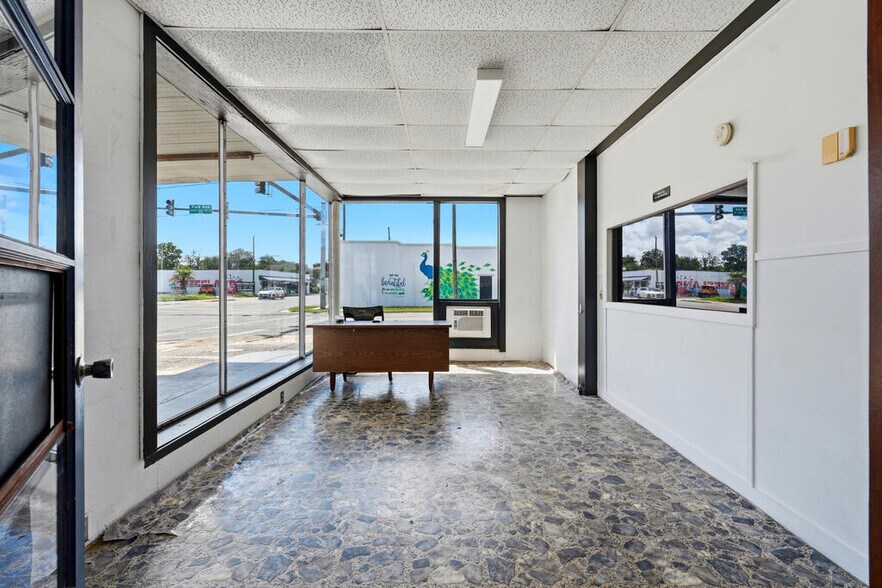 More Photos Of 10 N Main St, Chiefland Service Station For Sale