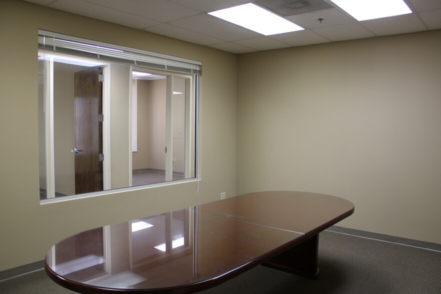 More Photos Of 320 W Kennedy Blvd, Tampa Office For Lease