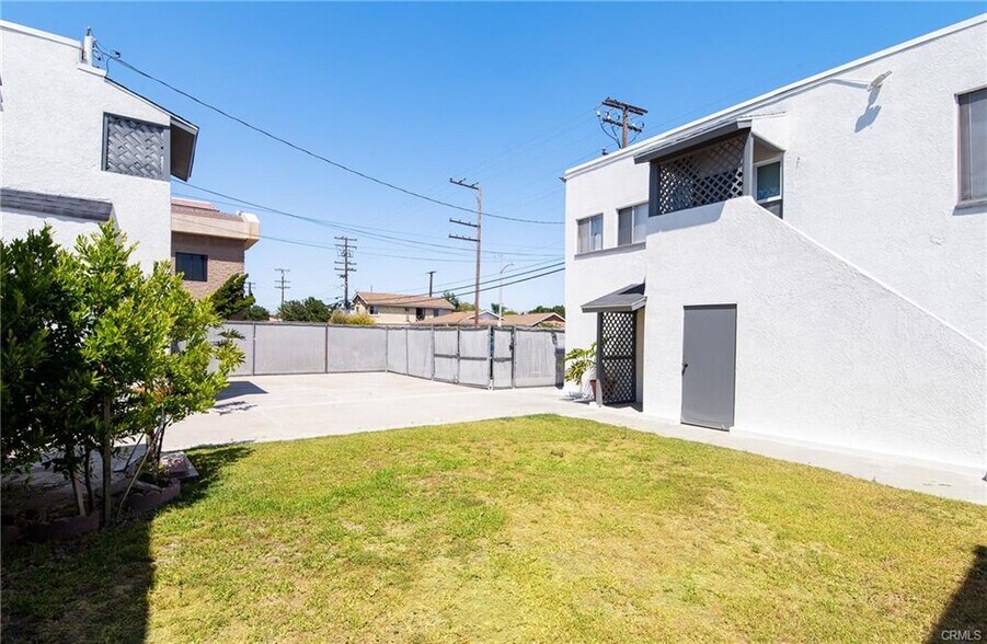 More Photos Of 13000 Paramount Blvd, Downey Apartments For Sale