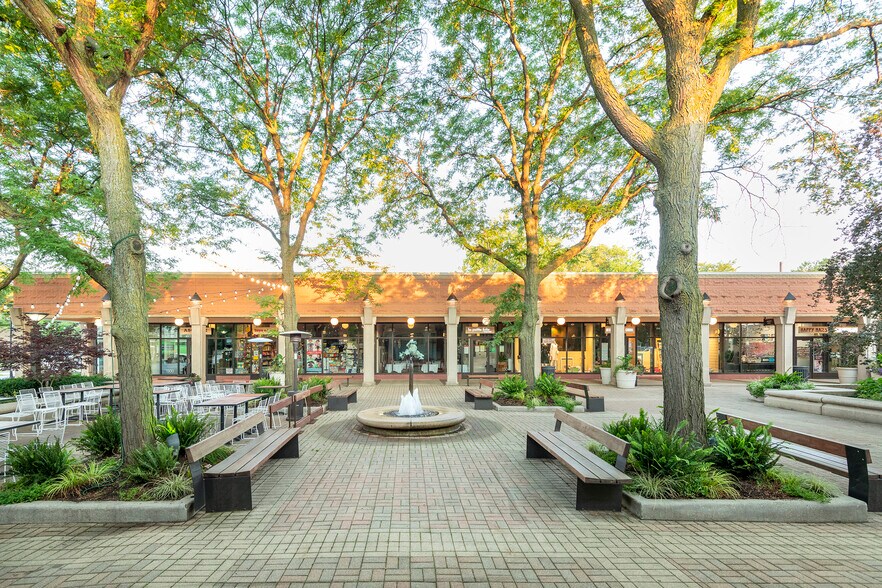 More Photos Of 1546-1554 E 55th St, Chicago Unknown For Lease