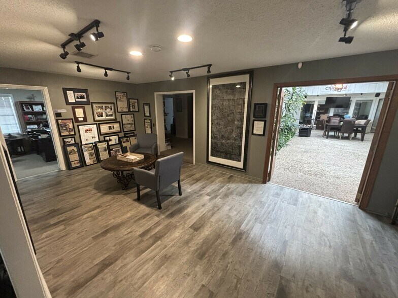 More Photos Of 1608 N Big Spring St, Midland Office For Sale