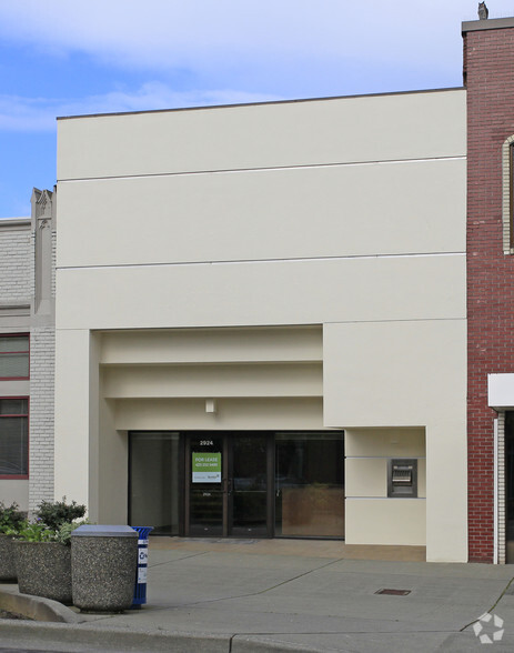 Primary Photo Of 2924 Colby Ave, Everett Office For Lease