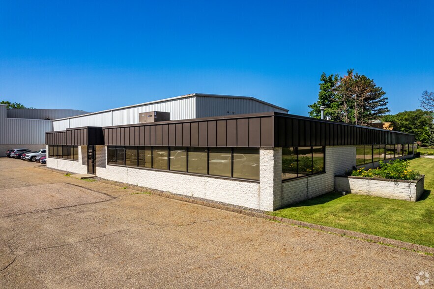 More Photos Of 2300 E Aurora Rd, Twinsburg Warehouse For Lease
