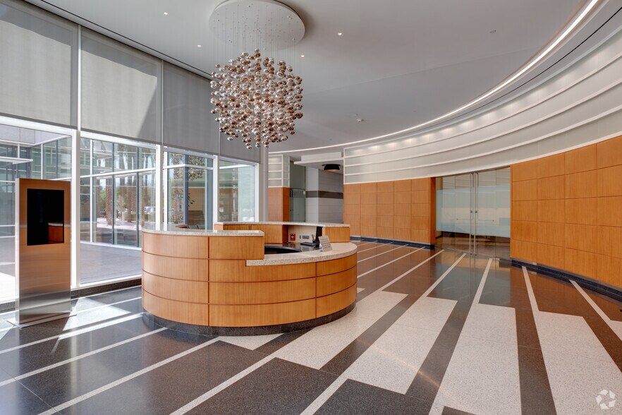 More Photos Of 2325 E Camelback Rd, Phoenix Office For Lease