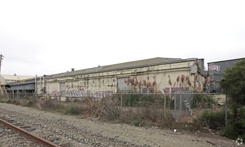 More Photos Of 880 W Beach Rd, Watsonville Warehouse For Sale