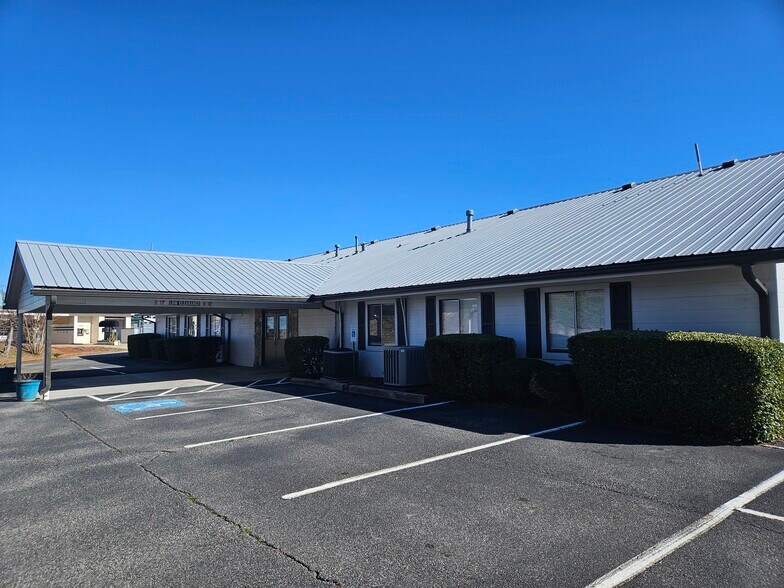 More Photos Of 103 Buford Dam Rd, Cumming Religious Facility For Lease