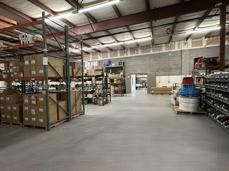 More Photos Of 1110 Appleton Dr, Nashville Light Distribution For Lease