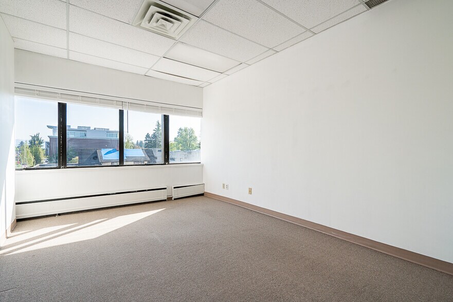 More Photos Of 550 Sixth St, New Westminster Office For Lease