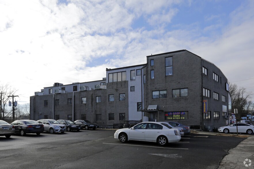 More Photos Of 4270 Main St, Bridgeport Office For Lease