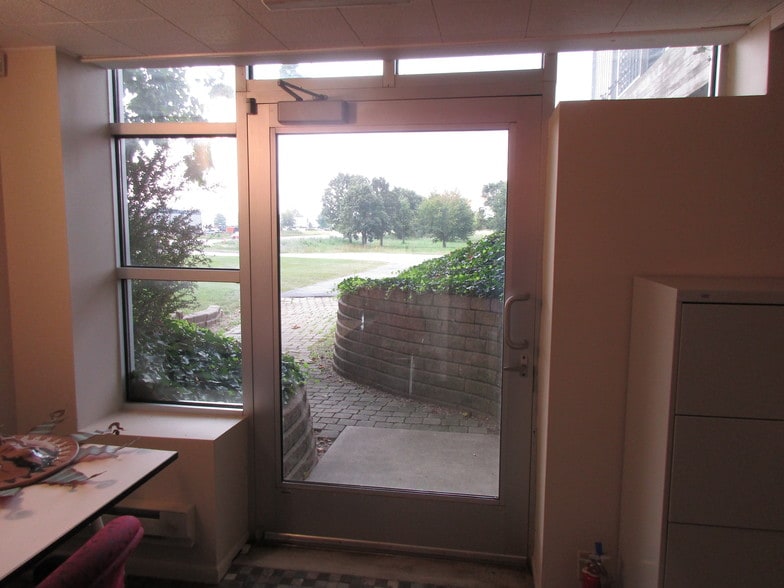 More Photos Of 4200 S 9th St, Kalamazoo Office Residential For Lease
