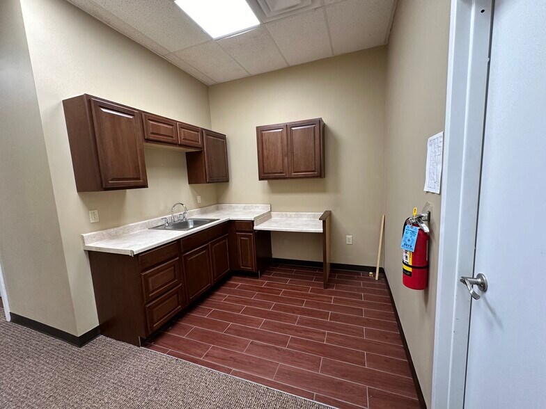 More Photos Of 17 McKean Ave, Charleroi Medical For Lease