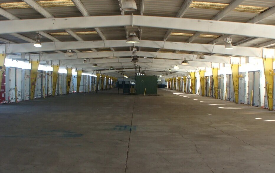 More Photos Of 830 S 25th Ave, Phoenix Truck Terminal For Lease
