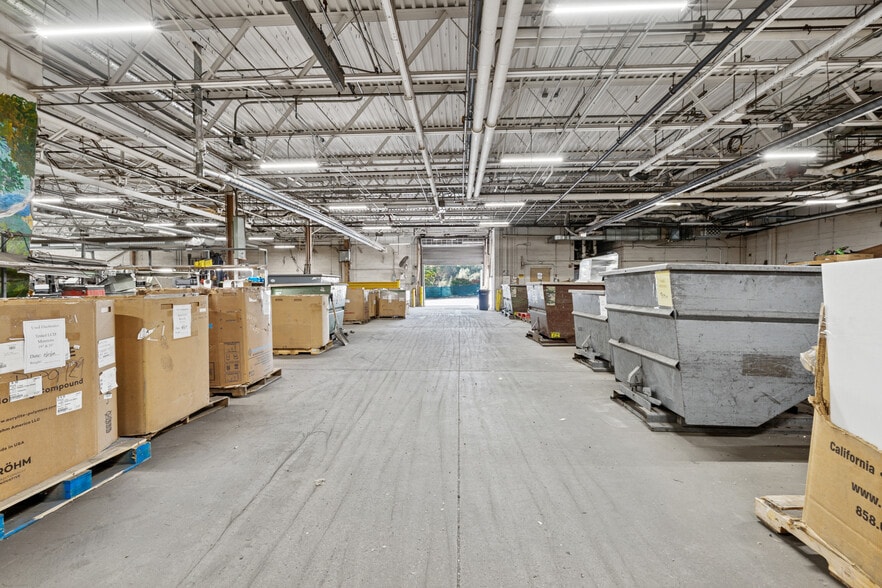 More Photos Of 122 Avenue of Industry, Waterbury Distribution For Sale