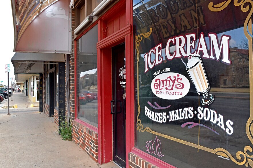 More Photos Of 1111-1113 University Ave, Lubbock Freestanding For Lease