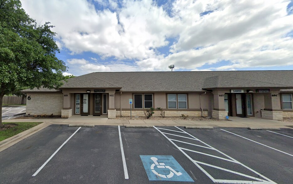 More Photos Of 1508 Dessau Ridge Ln, Austin Medical For Sale