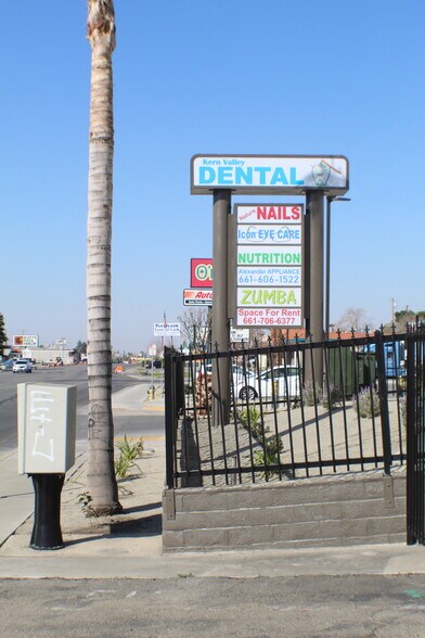 More Photos Of 3800 Niles St, Bakersfield General Retail For Lease