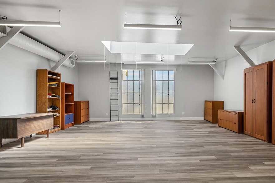 More Photos Of 443 Tehama St, San Francisco Loft Creative Space For Sale