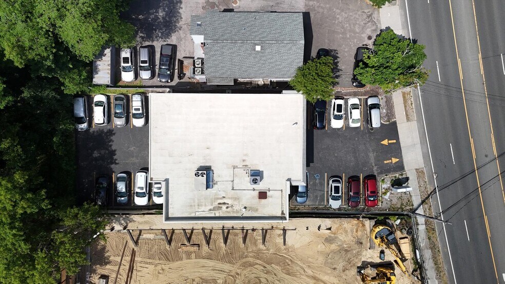 More Photos Of 1038 West Jericho Tpke, Smithtown Office For Sale