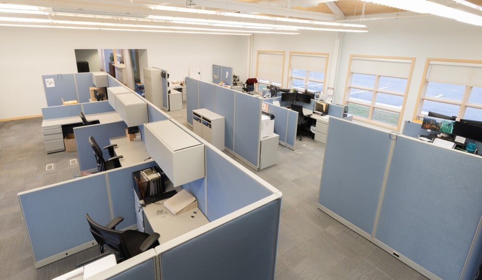 More Photos Of 2940 Parkview Dr, Petoskey Office For Sale