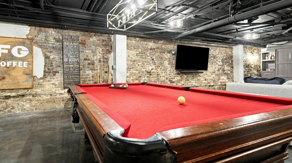 More Photos Of 304 S Gay St, Knoxville Office Residential For Sale