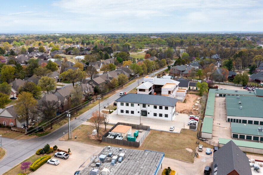 More Photos Of 9128 S Braden Pl, Tulsa Office For Lease