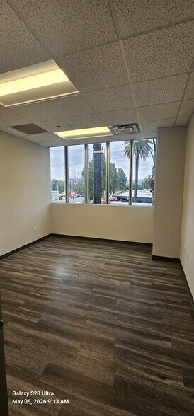 More Photos Of 18040 Sherman Way, Reseda Medical For Lease