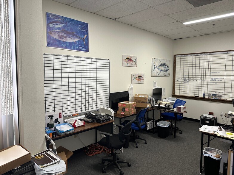More Photos Of 2780 La Mirada Dr, Vista Warehouse For Lease