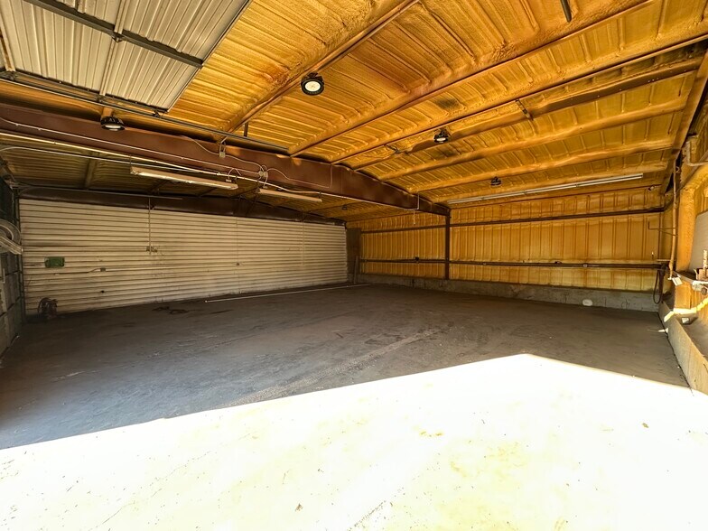 More Photos Of 903 W Industrial Ave, Midland Warehouse For Lease
