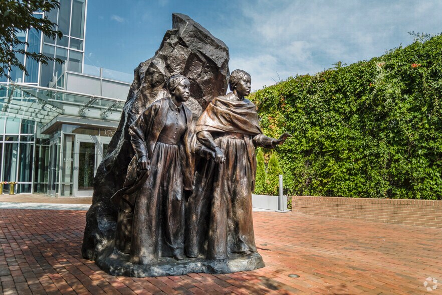 More Photos Of 1701 Duke St, Alexandria Office For Lease