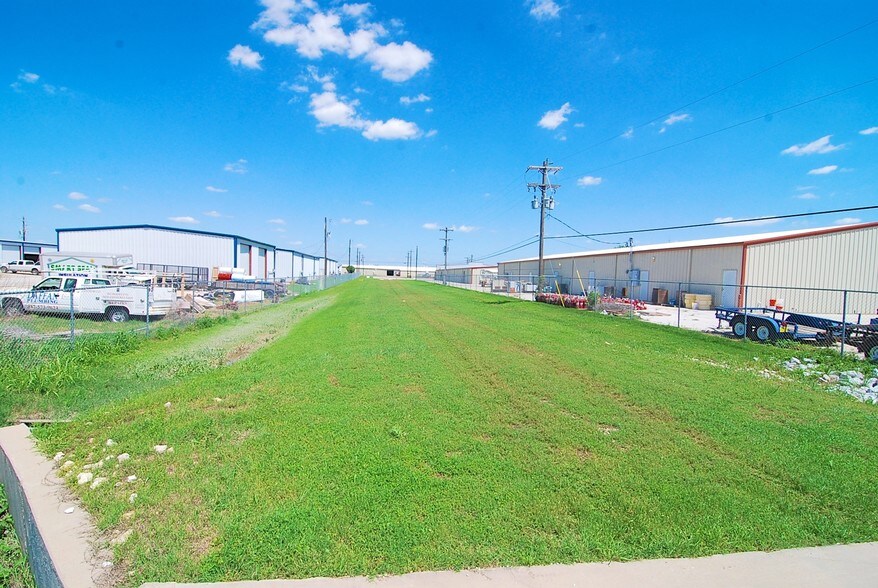 More Photos Of 1312 Weatherford Hwy, Granbury Land For Sale