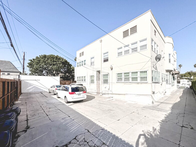 More Photos Of 1125 3rd Ave, Los Angeles Apartments For Sale