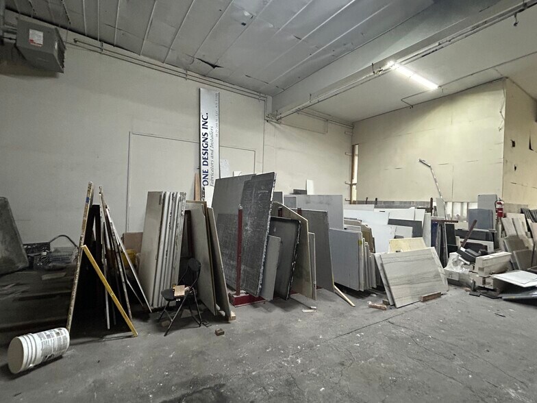 More Photos Of 3921 22nd St, Long Island City Warehouse For Lease