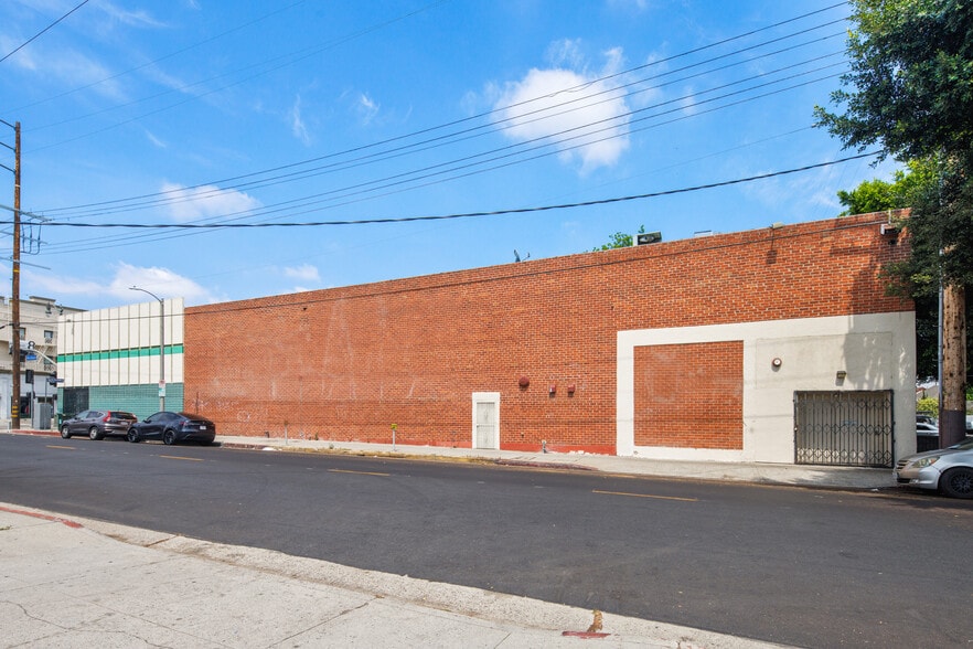 More Photos Of 2700 N Broadway, Los Angeles Freestanding For Lease