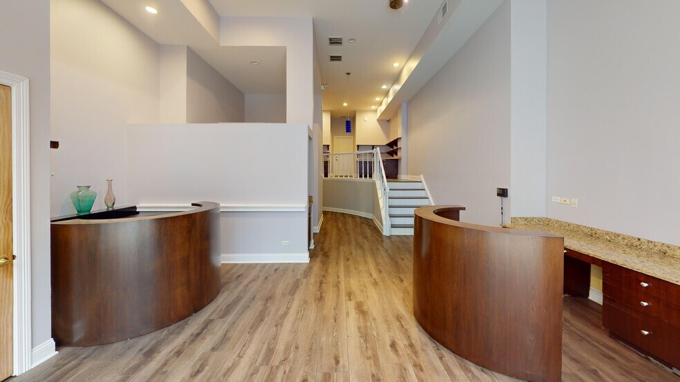 More Photos Of 1009 W Fulton Market, Chicago Storefront Retail Office For Sale