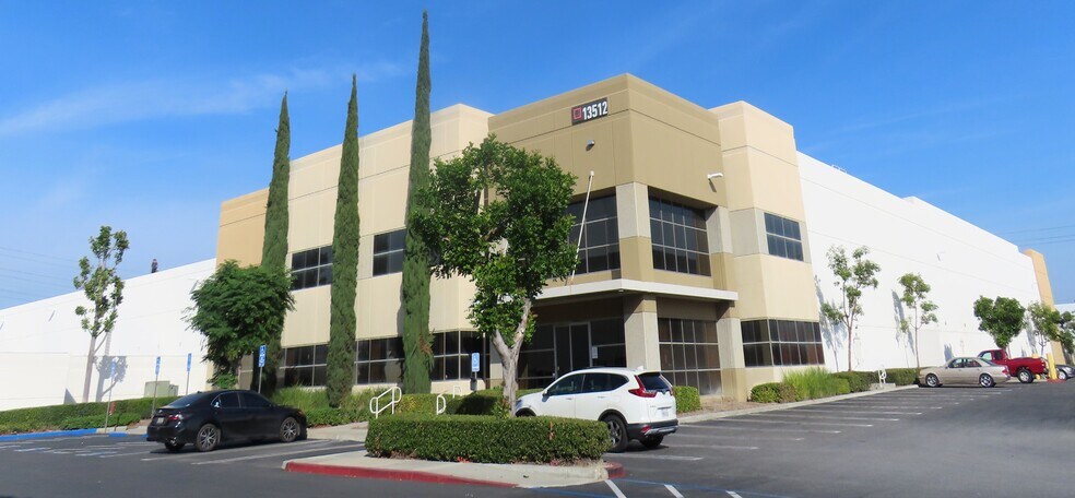 More Photos Of 13512 Marlay Ave, Fontana Warehouse For Lease