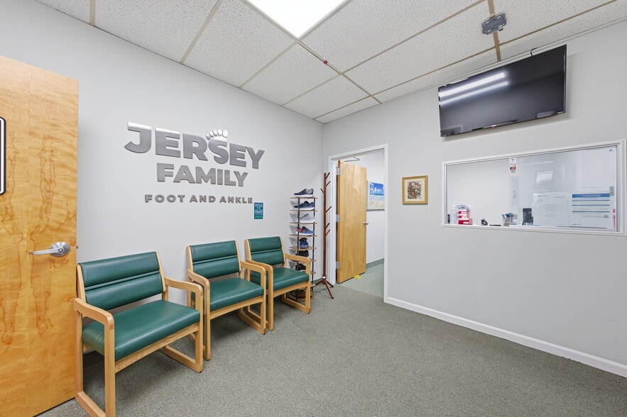 More Photos Of 299 Forest Ave, Paramus Office For Sale