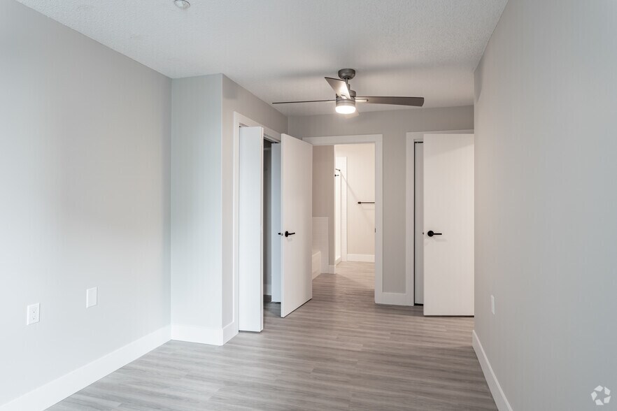 More Photos Of 10015 103 Av NW, Edmonton Apartments For Sale