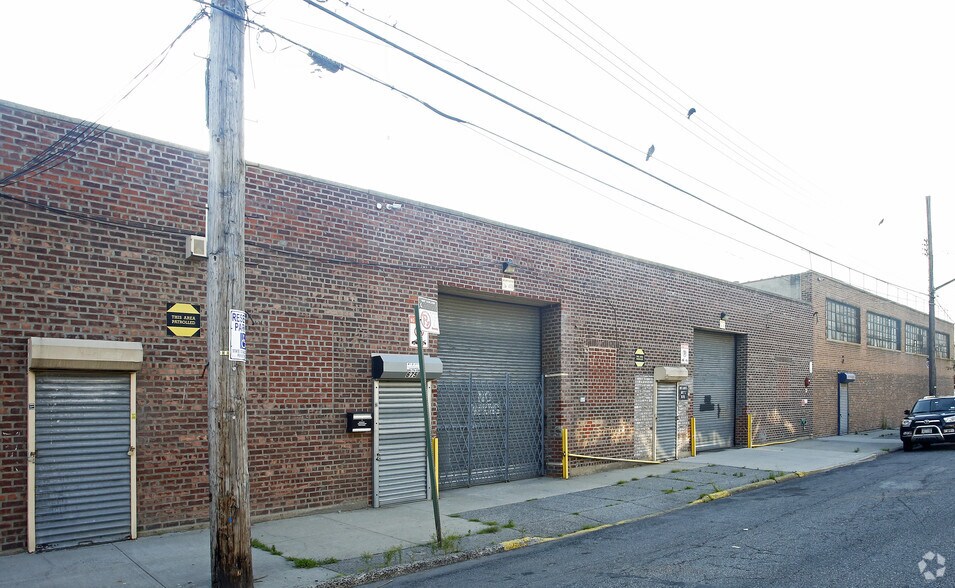 More Photos Of 673-685 Berriman St, Brooklyn Warehouse For Lease