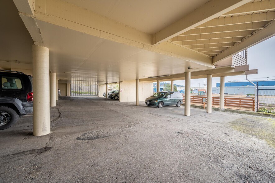 More Photos Of 1111 W Holly St, Bellingham Office For Lease