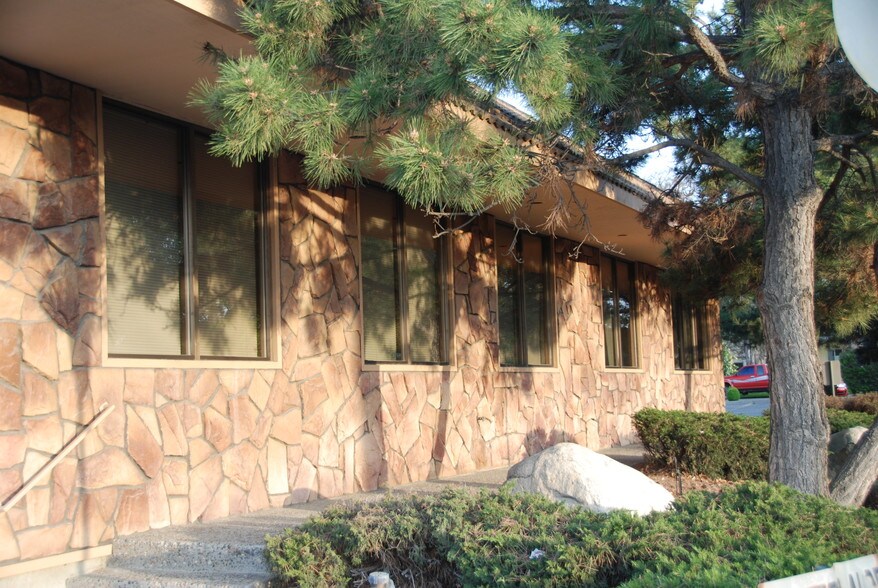 More Photos Of 100 N Fruitland St, Kennewick Office For Lease