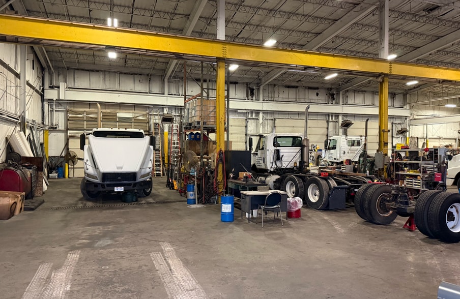 More Photos Of 5100-5102 Duff Dr, Cincinnati Warehouse For Sale