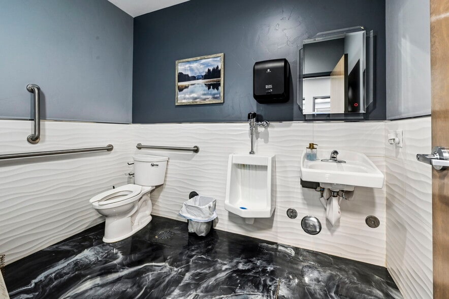 More Photos Of 7302 Cole Vw, Colorado Springs Office For Sale
