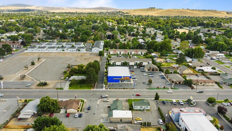 More Photos Of 5804 W Clearwater Ave, Kennewick Freestanding For Sale