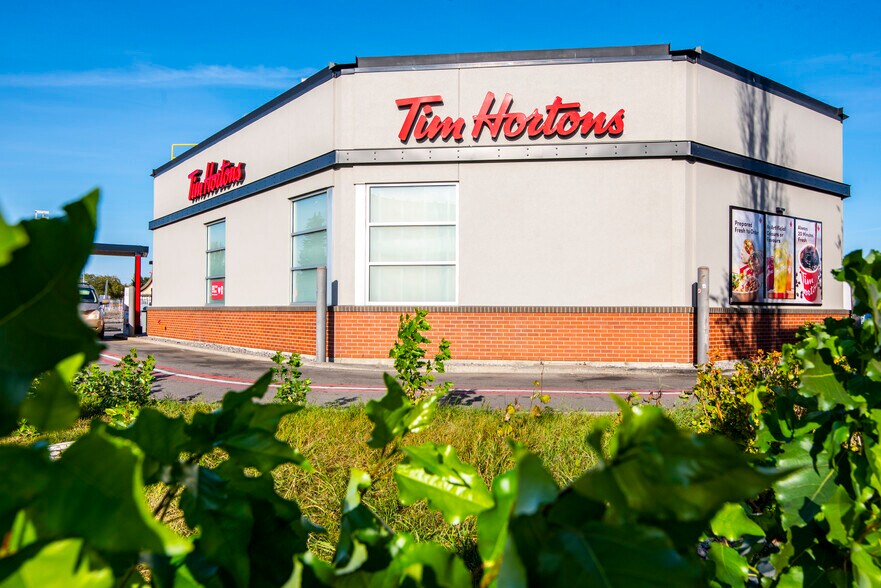 More Photos Of 15630 87th Ave NW, Edmonton Storefront For Lease