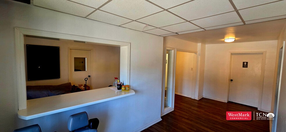 More Photos Of 5015 Knoxville Ave, Lubbock Office For Sale